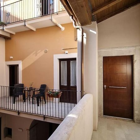 Casa Castello 63 Guest House L'Aquila Exterior photo